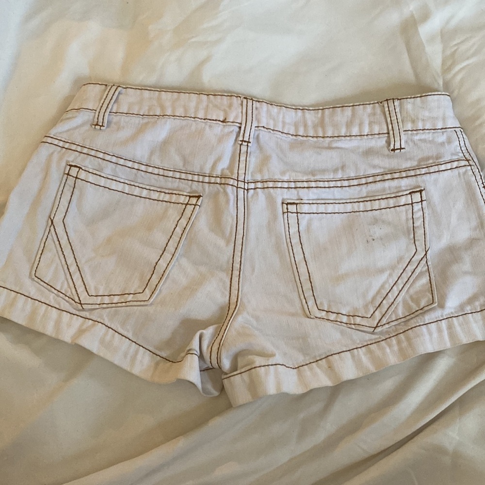 Shorts - Picture 2 of 4
